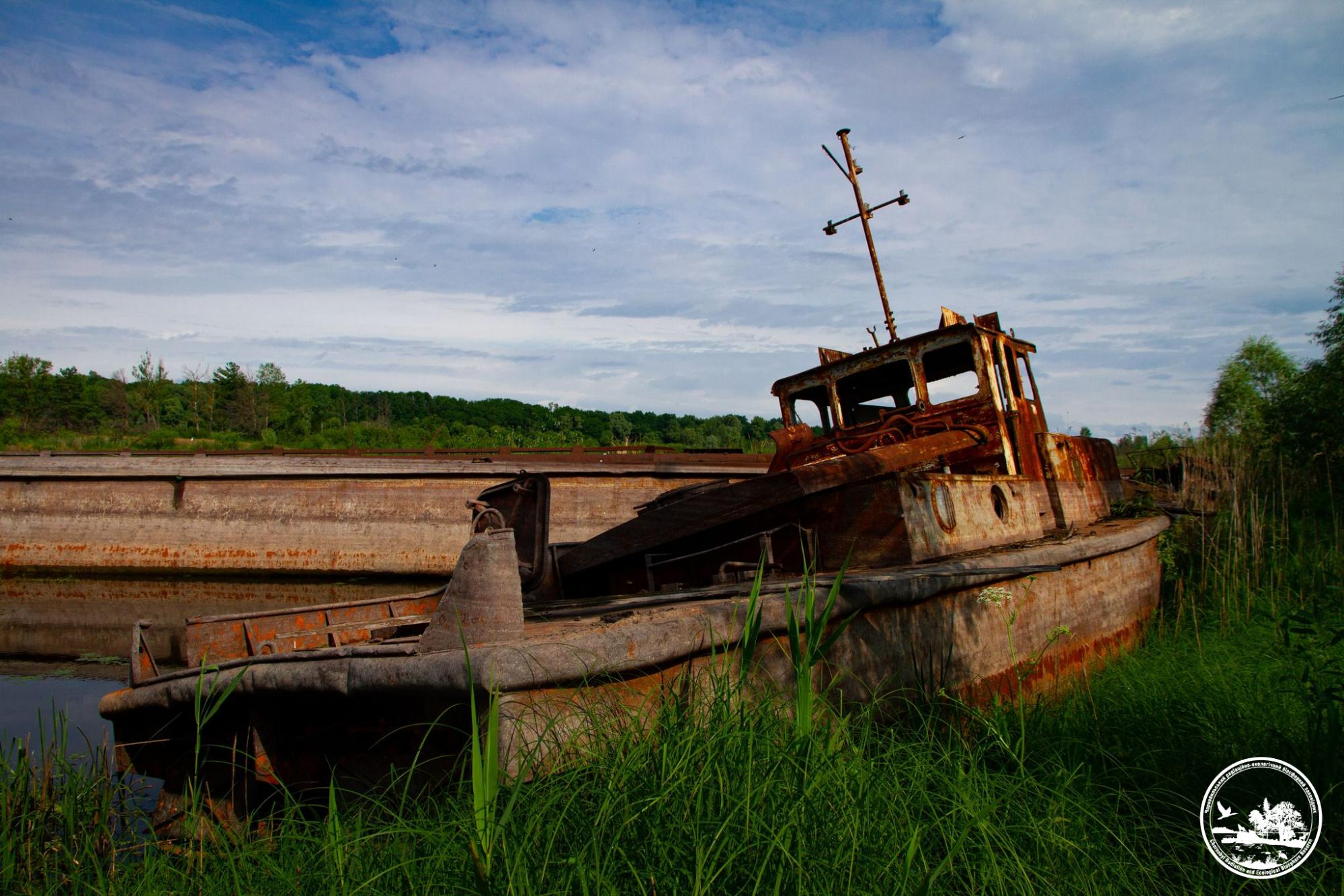 В Чернобыле показали, как сейчас выглядят одни из самых известных кораблей и барж в мире